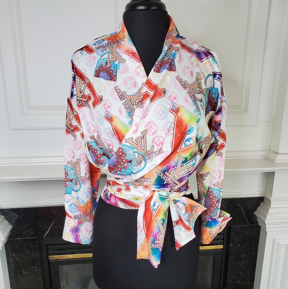 NOVELTY PRINT WRAP BLOUSE